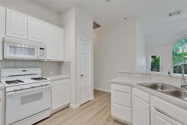 Building Photo - 10932 Mint Julep Dr