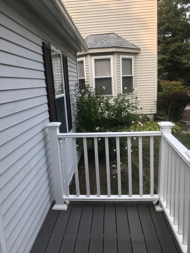 Building Photo - 16 Bowstring Way