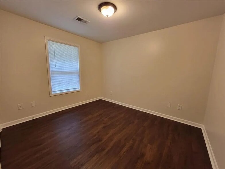 Building Photo - 9167 Bent Pine Ct NE