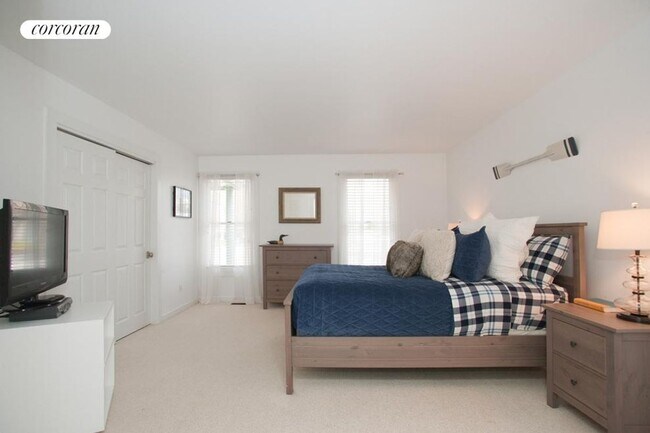 Building Photo - 320 Edge of Woods Rd