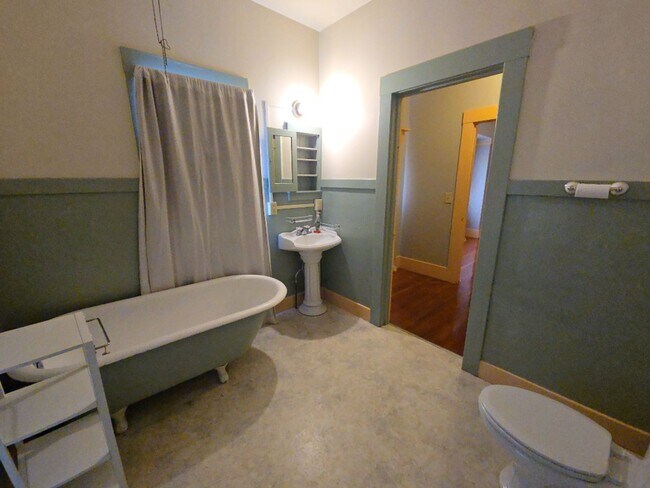 Building Photo - 2314 Union St