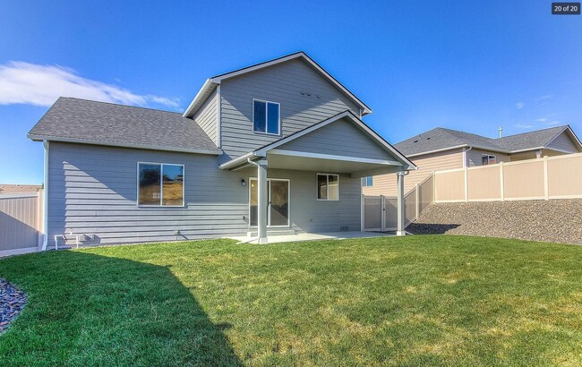 Building Photo - Beautiful, Newly-Built Home with Office