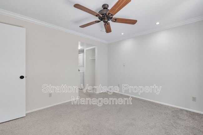 Building Photo - 4114 E Calle Redonda