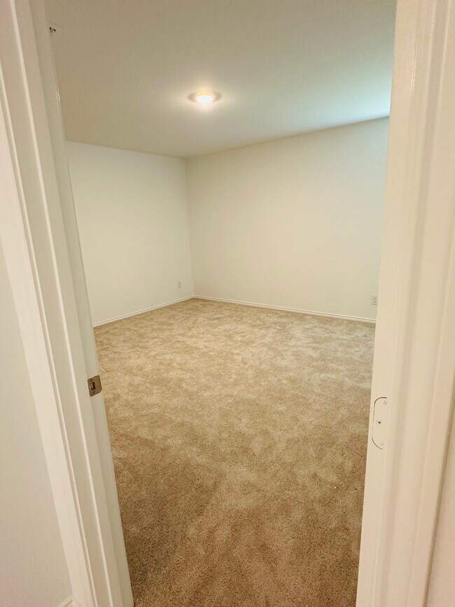 Building Photo - 1447 Dovekie Dr