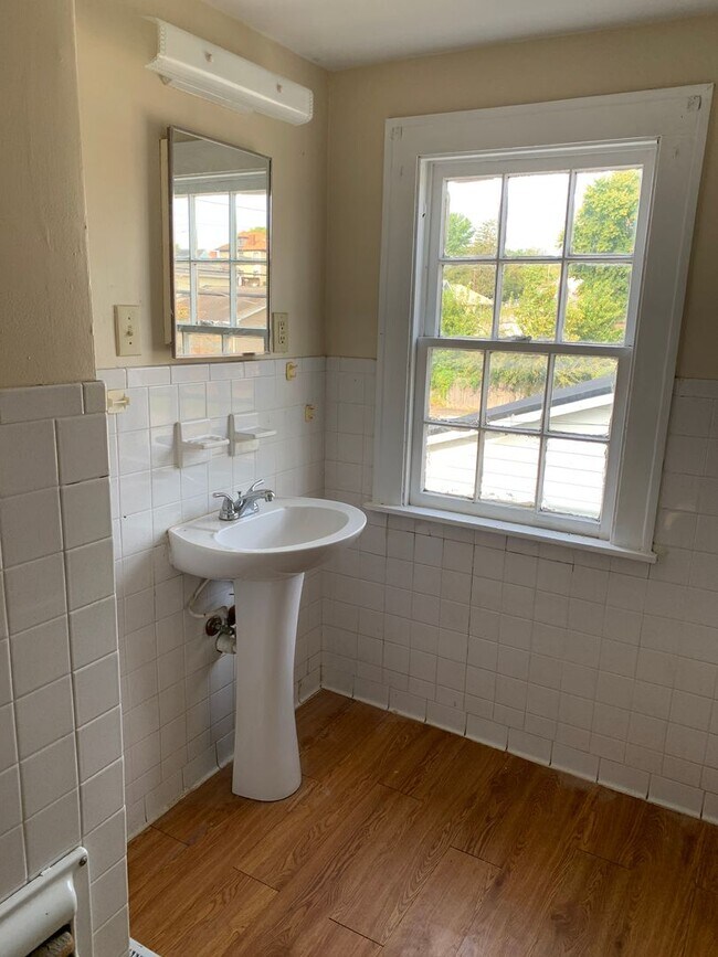 Building Photo - 1224 16th St