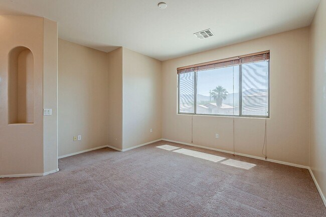 Building Photo - Housing Vouchers Accepted! 4 Bed / 3.5 Bath with 3-Car Garage