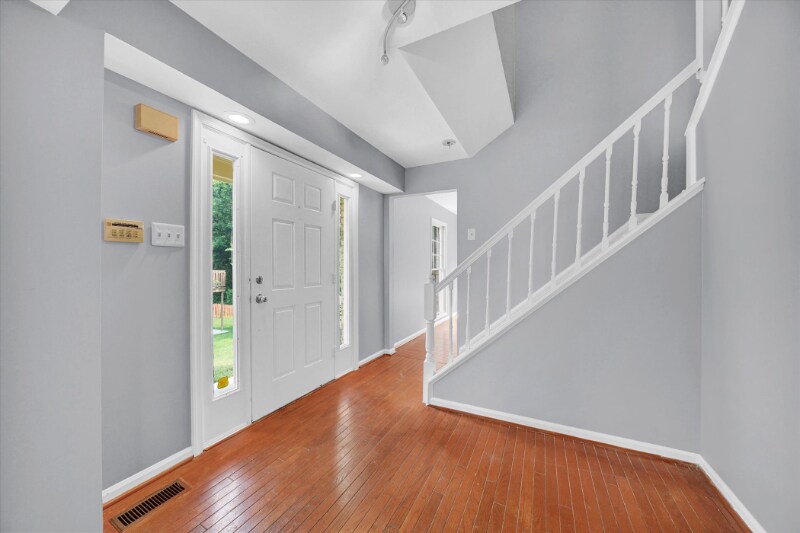 Building Photo - 27 Preakness Ct