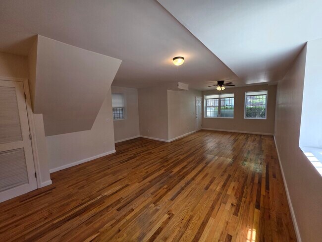 Building Photo - 203 Halladay St