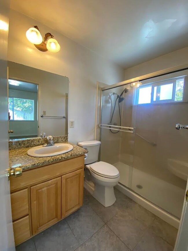 Building Photo - Fairfield, 3 bed/2 bath home $2400