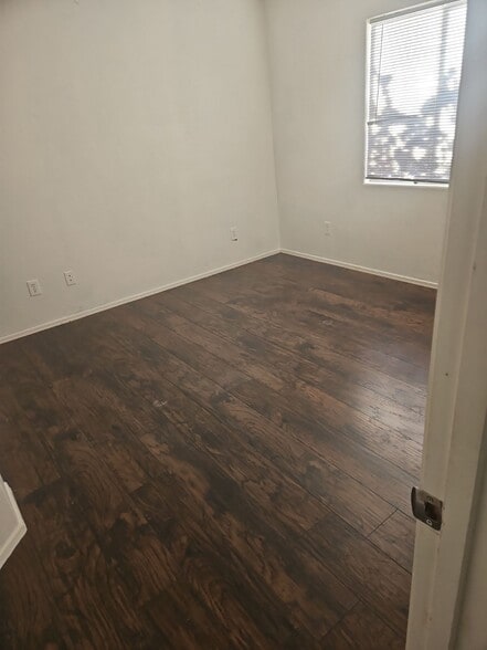 Building Photo - 3378 Iroquois Dr