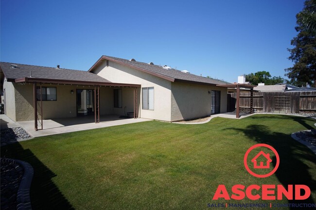 Building Photo - Cozy Home Located In Oildale!