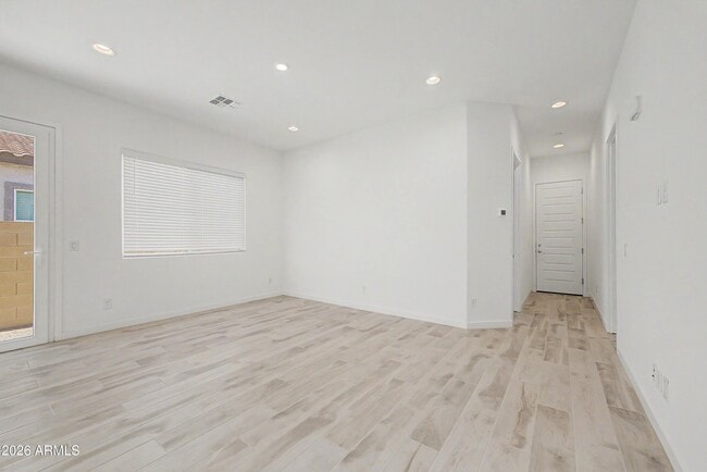 Building Photo - 7646 W Desert Spoon Dr