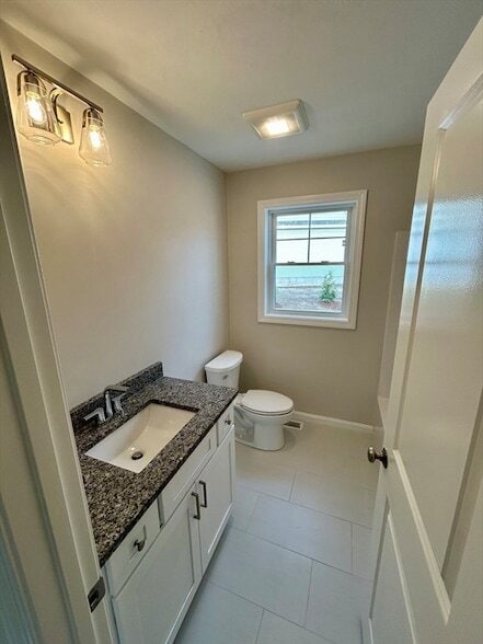 Building Photo - 265 Dunstable Rd