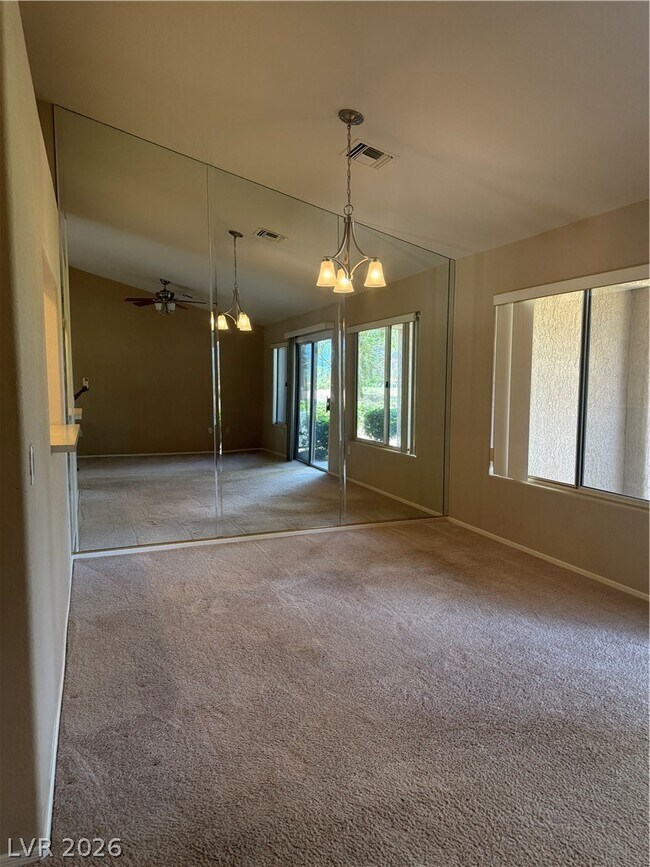 Building Photo - 2425 Showcase Dr