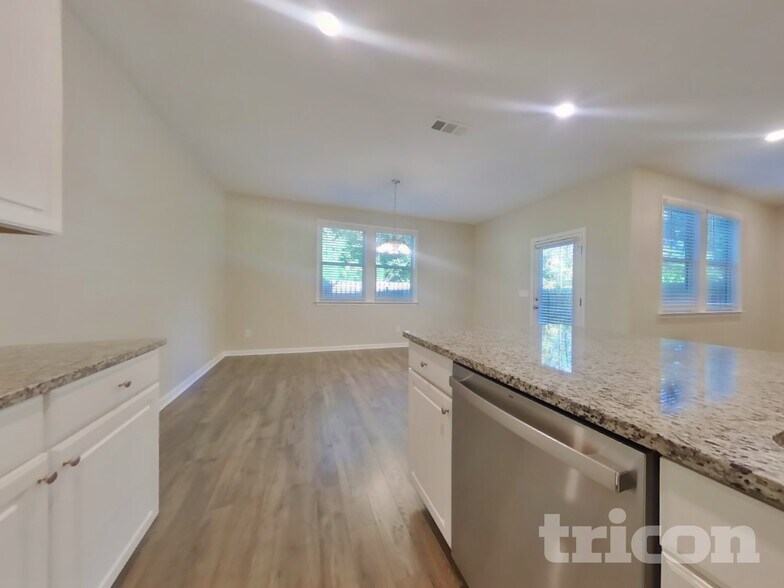 Building Photo - 156 Chapelcrest Ln