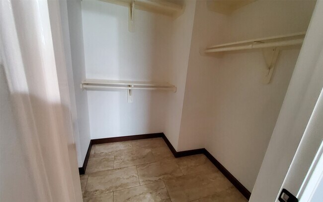 Building Photo - 18123 Flower Grove Ct