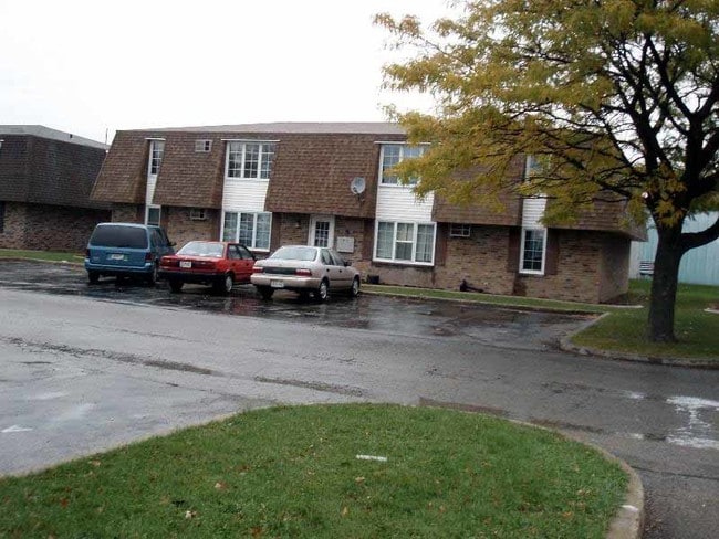 732 Schoen St - 724-732 Schoen St