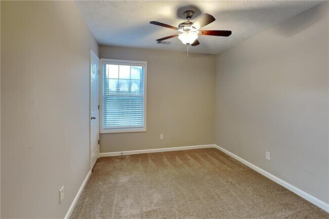 Building Photo - 5027 Wesleyan Dr