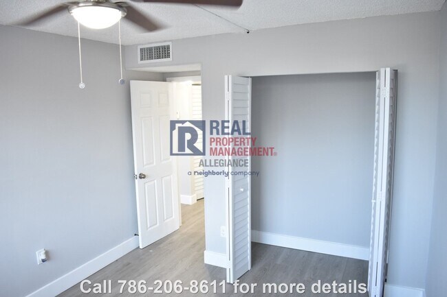Building Photo - Modern Charm: Newly Renovated 2 Bed 2 Bath...
