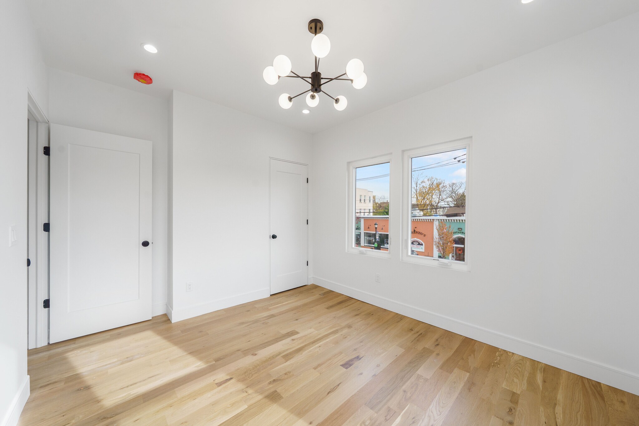 Building Photo - 114 Center St