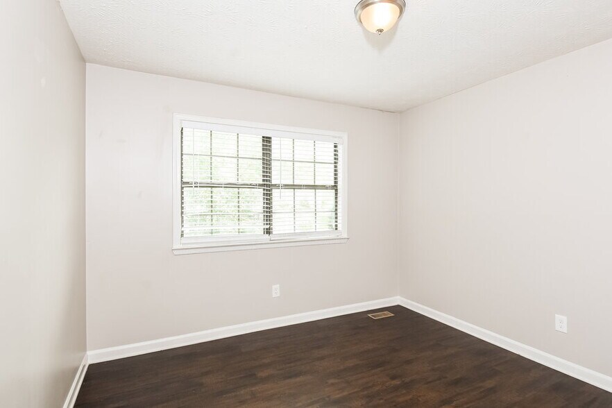 Building Photo - 1620 Olde Spring Trail