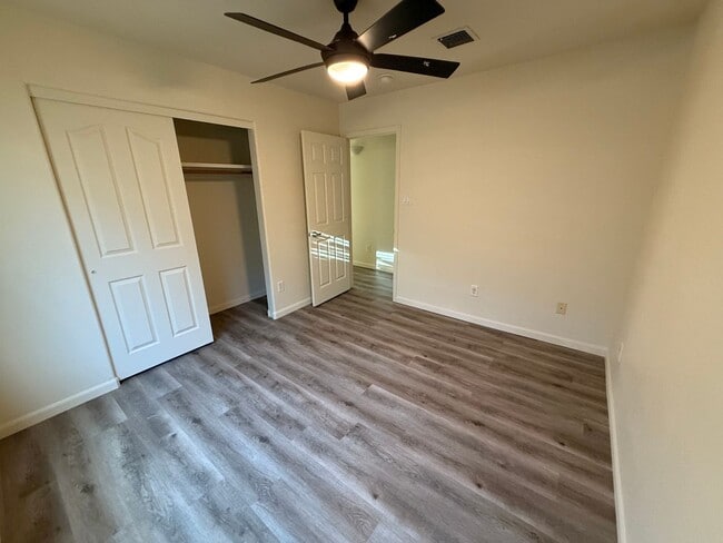 Building Photo - Updated Rental Available Now!