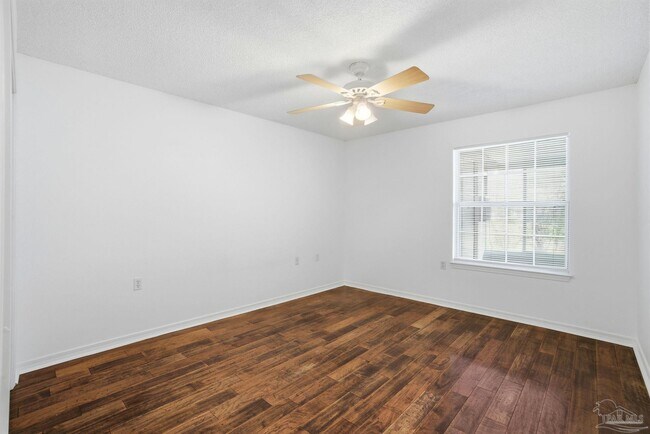Building Photo - 2527 Trailwood Dr