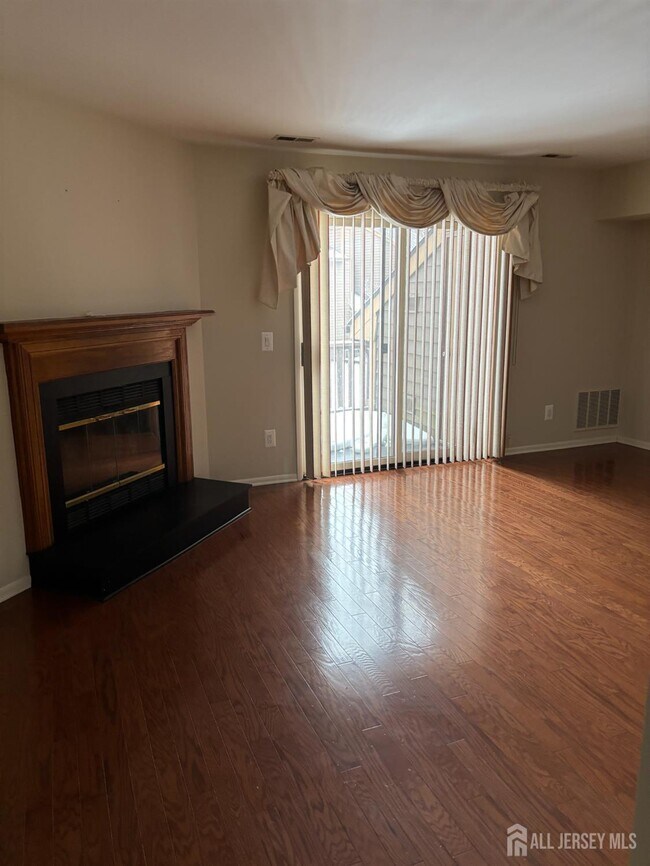 Building Photo - 92 Heather Ct