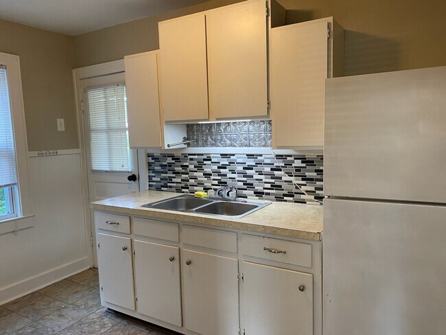 Building Photo - Myers Triplex