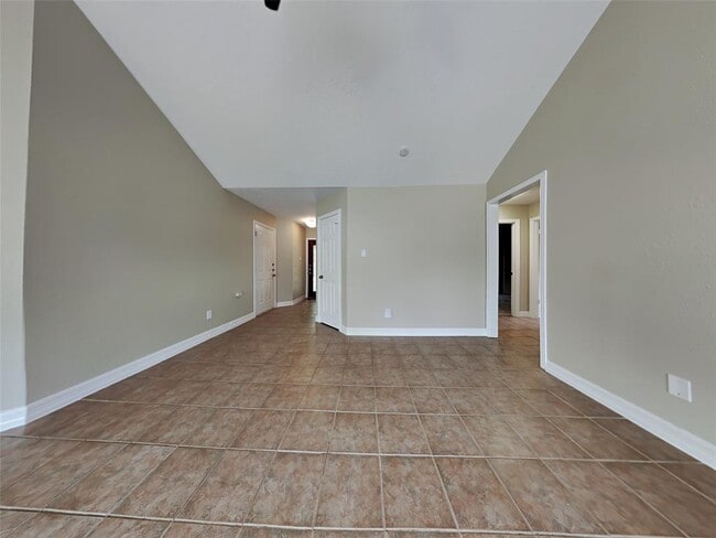 Building Photo - 123 Greenshire Dr