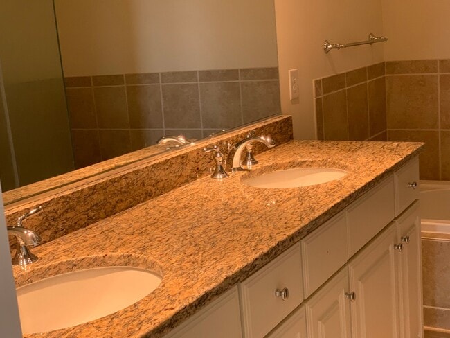 Building Photo - Actons Landing Condo