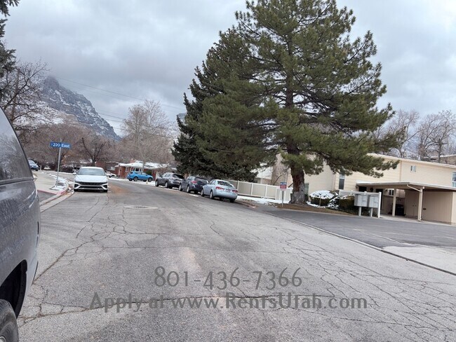 Building Photo - Provo Townhome