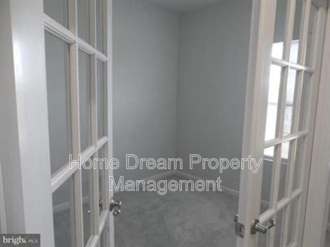 Building Photo - 1016 Trestle Dr