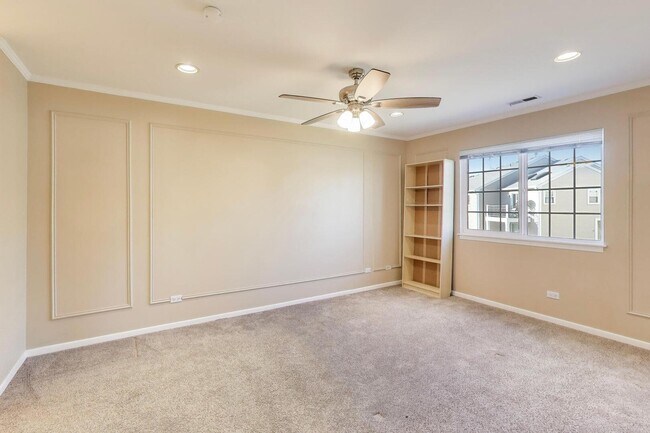 Building Photo - 2122 Southwind Cir