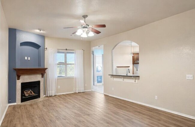 Building Photo - 832 Carol Ann Pl