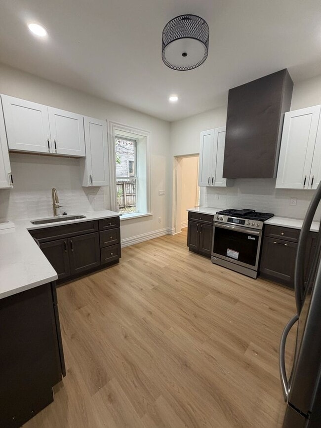 Building Photo - 3 Bedrooms | 2.5 Bathrooms | $3,000/month ...