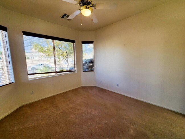 Building Photo - Charming Single-Story Pulte Home in a corn...