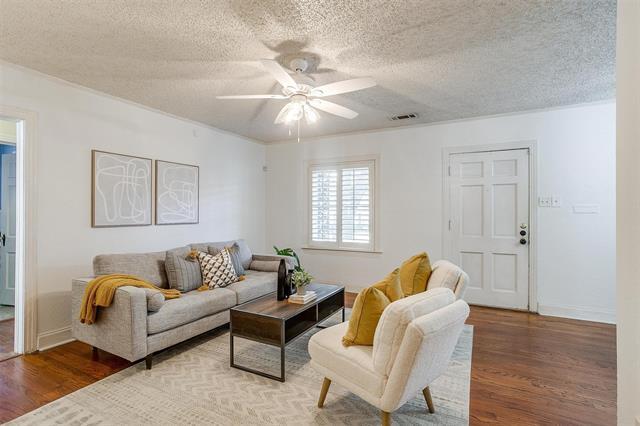 Building Photo - 3824 Birchman Ave