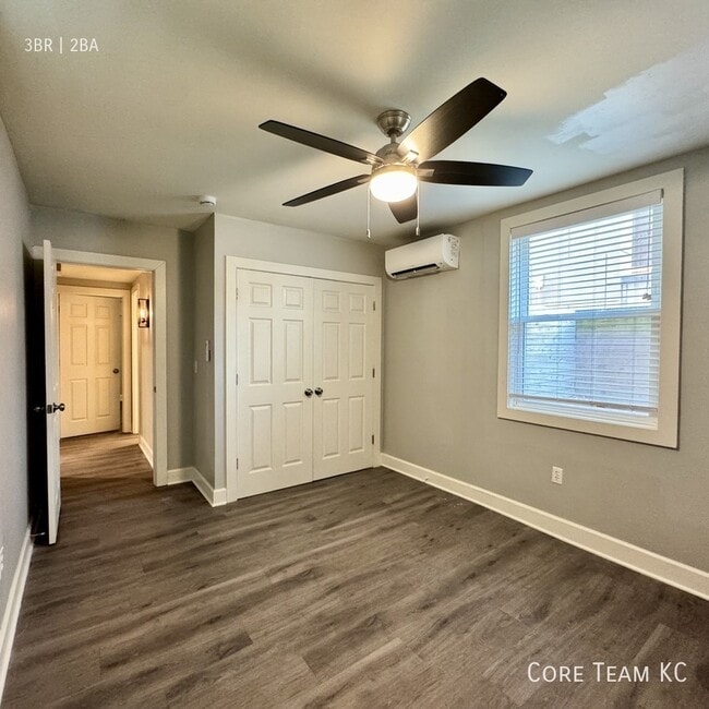 Building Photo - 920 Ward Pkwy