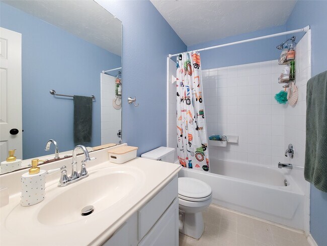 Building Photo - 42 Wineberry Pl