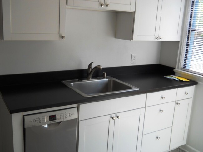 Building Photo - 2 Bedroom House - Seward Park! * 6 Month L...