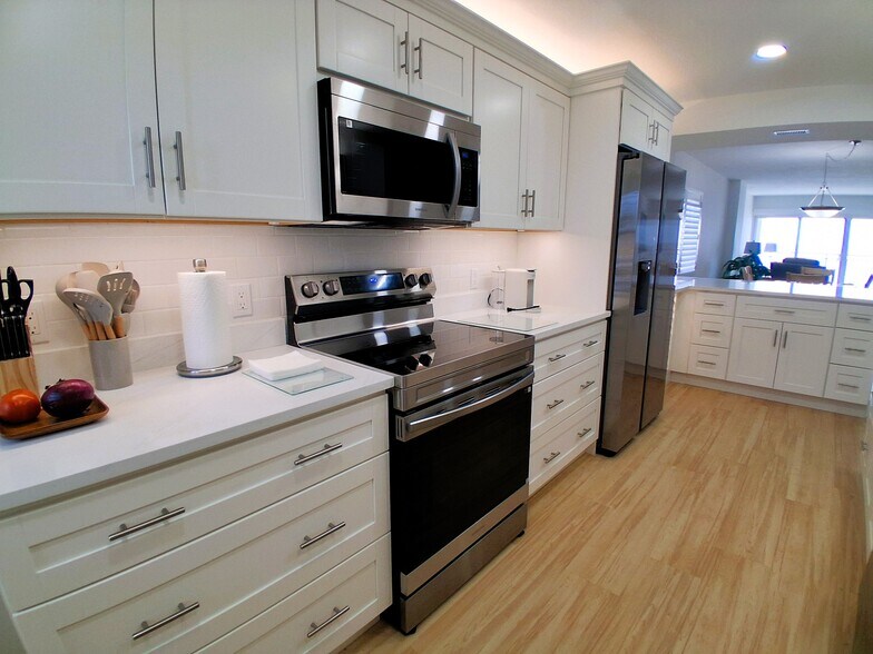 Building Photo - 19 Whispering Sands Dr