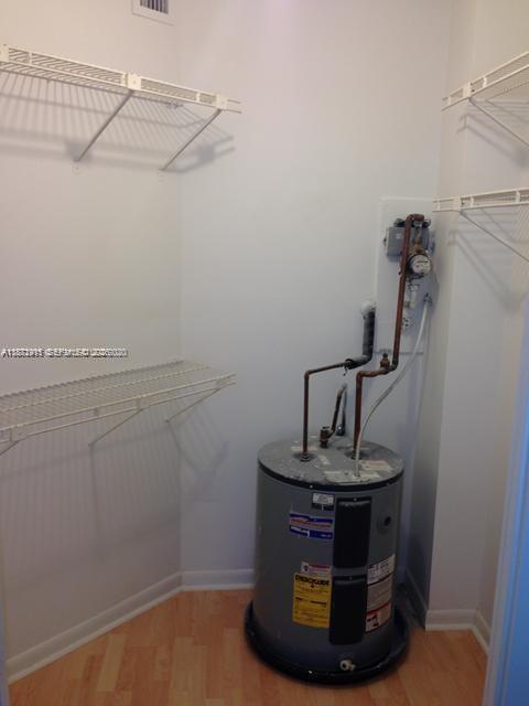 Building Photo - 8290 Lake Dr