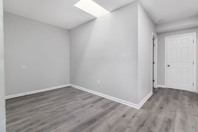 Building Photo - 1150 17th St NE
