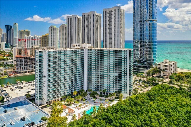 Building Photo - 406 Poinciana Island Dr