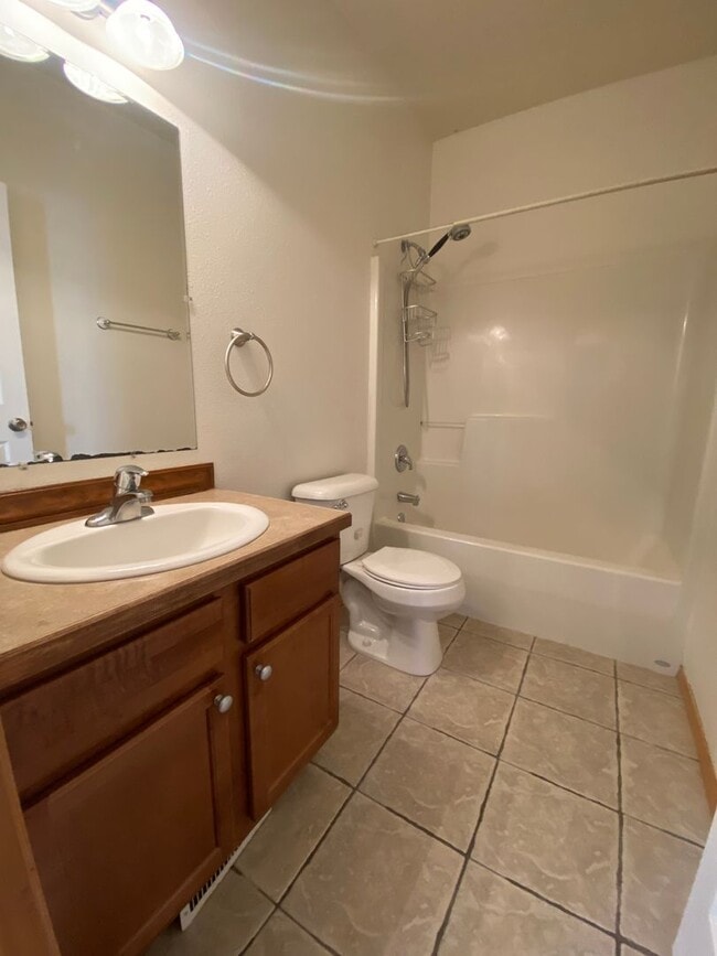 Building Photo - April Rent FREE - Triple Car Garage