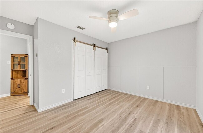Building Photo - 1749 Dawn Breeze Dr