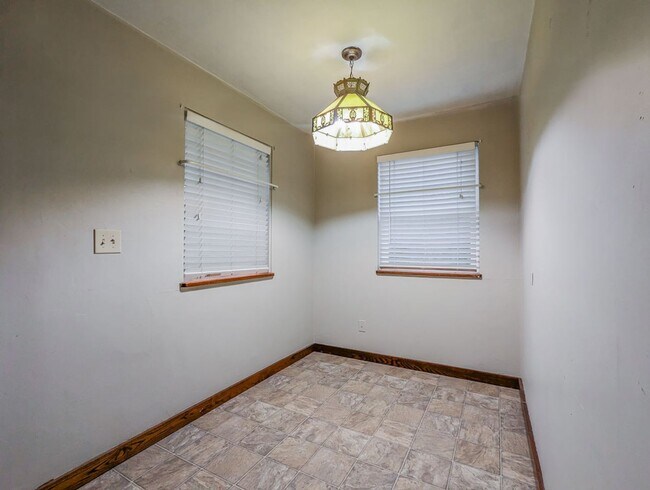 Building Photo - Private old world charm 3 bed, 1 bath home with tons of storage options!