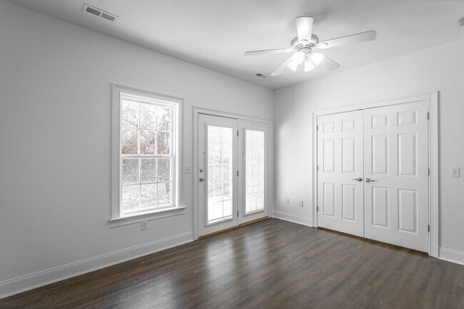 Building Photo - 7500 Noah Reid Rd