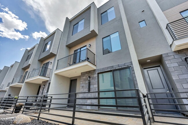 Building Photo - 150 Rissone Ln